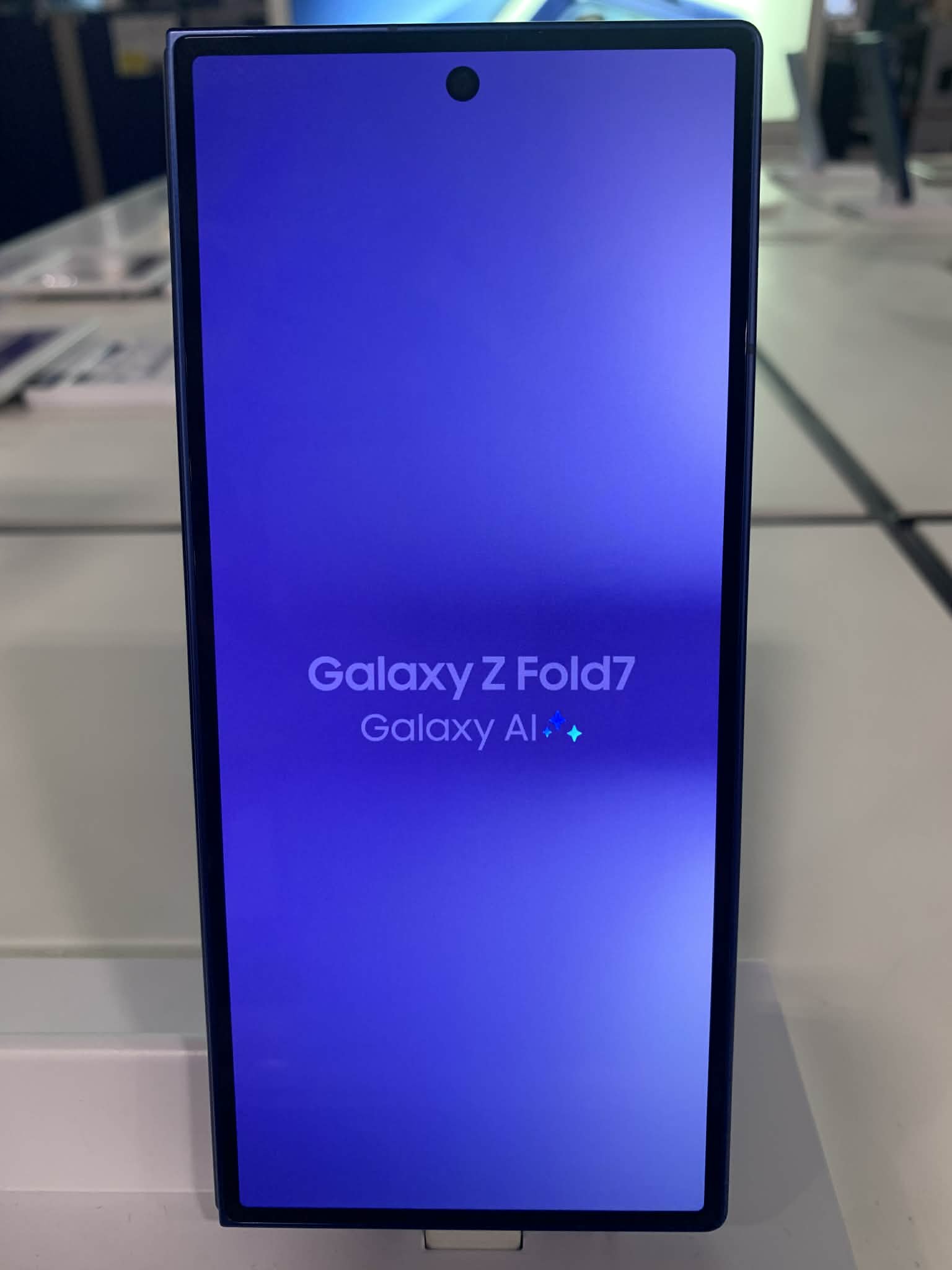 Samsung Galaxy Z Fold7 rumored design: front cover screen and unfolded main display with thin bezels